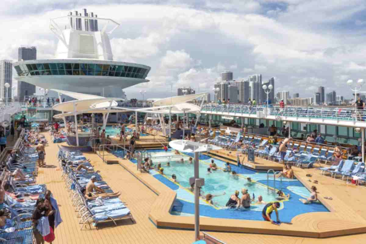 Le crociere, con le loro numerose attrazioni e attività a bordo, possono sembrare una forma di vacanza ideale.