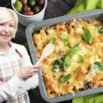 Oggi vi presentiamo una variante gustosa e ricca di sapore: la pasta al forno con le melanzane