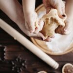 Tra le proposte più apprezzate c’è sicuramente la crostata d’estate ai lamponi o alle fragole, senza cottura