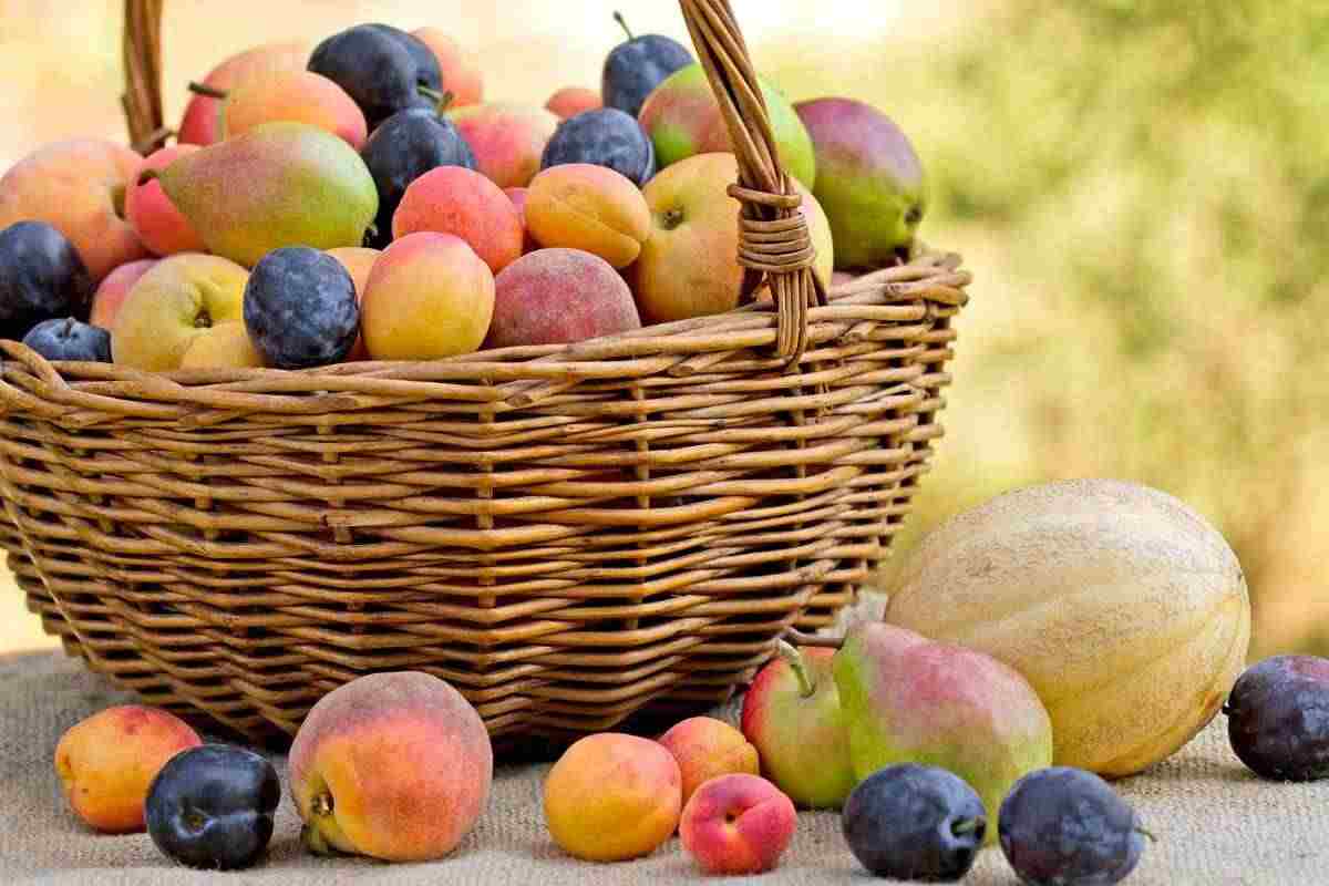 Addio notti in bianco, scopri gli 8 frutti estivi che ti aiutano a dormire meglio: i dettagli