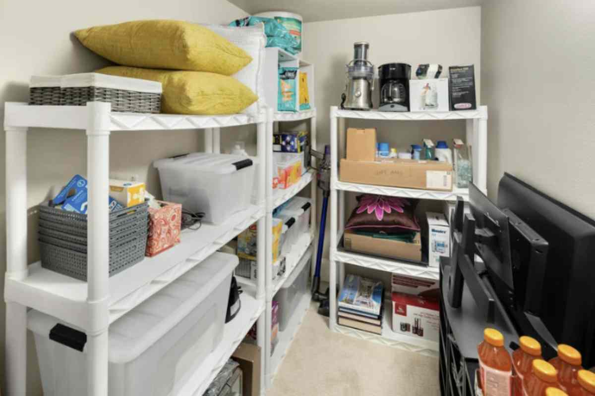 Nel processo di riorganizzazione della casa, è importante valutare anche l’arredamento e gli elementi decorativi.