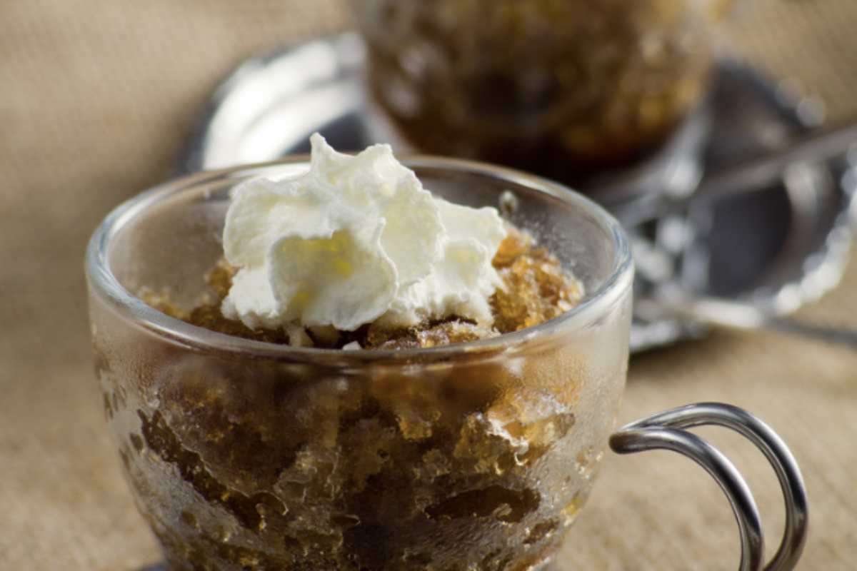 a scelta di proporre la granita al caffè con panna come specialità tipica non è casuale. Messina, capoluogo omonimo della città metropolitana