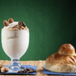Tra le specialità più amate in Sicilia, e in particolare nella città di Messina, spicca la granita al caffè con panna,