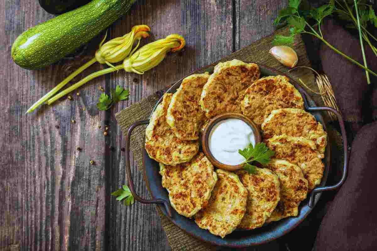 come fare le frittelle di zucchina