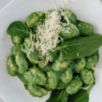 Questo piatto unisce la delicatezza delle zucchine a una consistenza morbida e avvolgente, ideale per accompagnare diversi tipi di condimento,